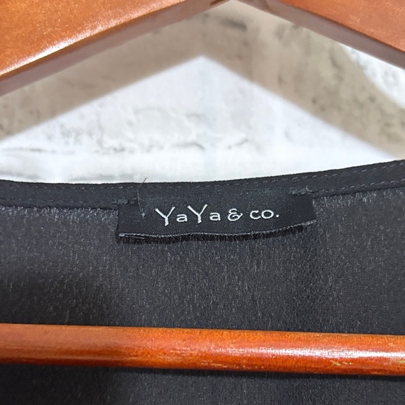 Yaya & co Black Long Sleeve crop style Blouse, low cut crossover size Small - Picture 2 of 9